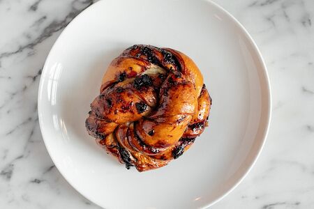 Рулет с черникой