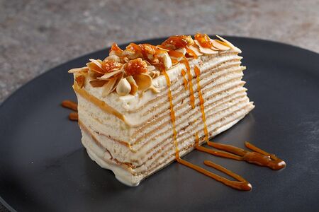 Торт блинный с вареной сгущенкой