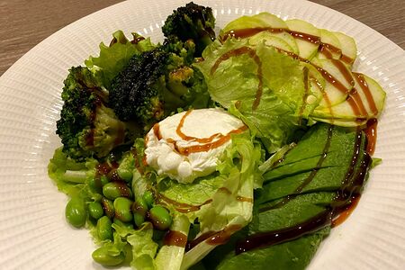 Большой зеленый салат