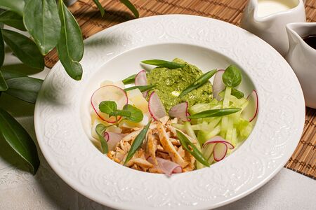 Окрошка с цыпленком