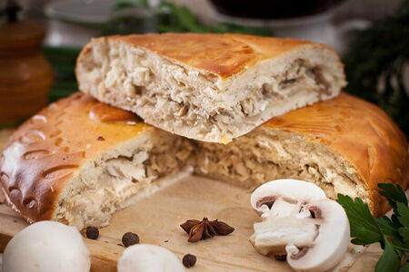 Пирог с курицей и грибами