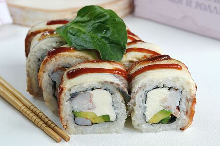 Королевский дракон с сыром и креветками