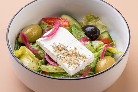 Греческий из свежих овощей