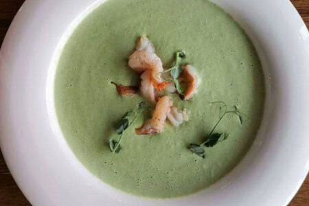 Крем-суп из брокколи с креветками