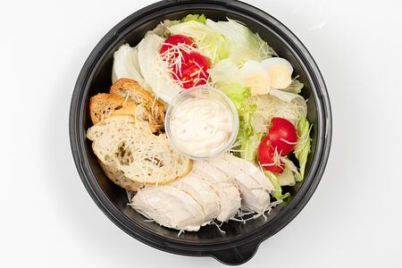 Салат Цезарь с курицей