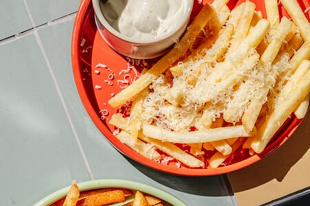 Картофель фри с трюфельным соусом