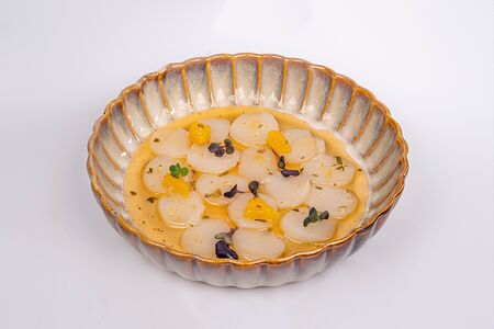 Севиче из гребешков с имбирно-цитрусовым соусом