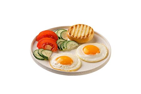 Яичница-глазунья с овощами