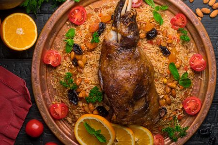Баранья лопатка с арабским пловом