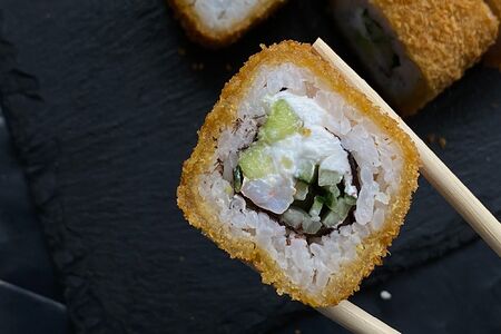 Ролл Темпурный с тунцом