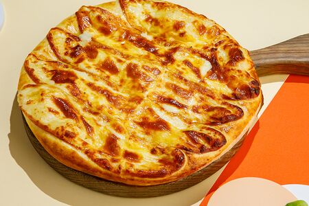 Хачапури с копченым сыром сулугуни