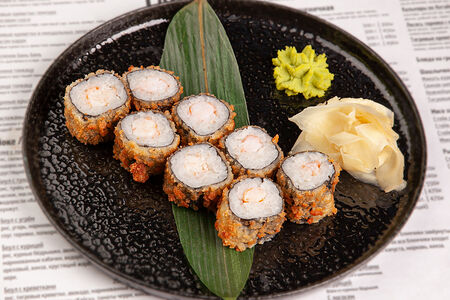 Жареный ролл с креветкой