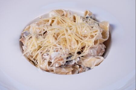 Феттуччине с курицей и грибами