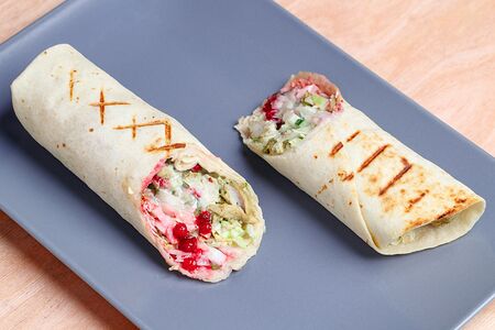 Шаверма с брусничным соусом