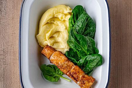 Шашлык из лосося с картофельным пюре