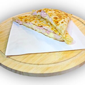 Блин с ветчиной и сыром