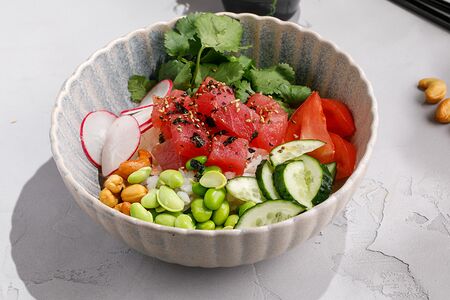 Поке с тунцом