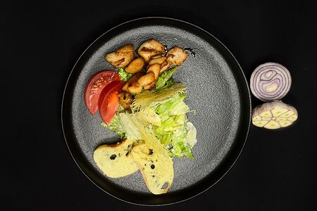 Цезарь с курицей