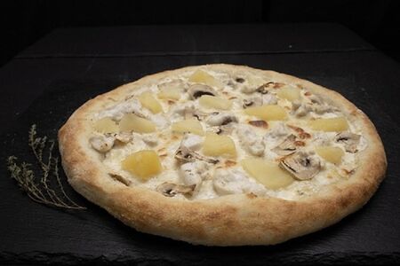 Курица и ананас