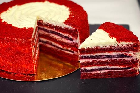 Торт Красный бархат порция