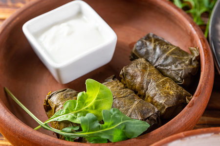 Долма в виноградных листьях