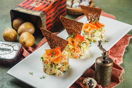 Оливье с копченой курицей