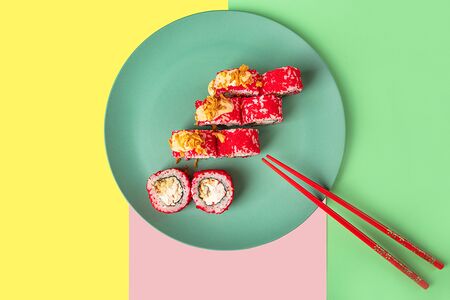 Угорь и крем-краб с соусом майо