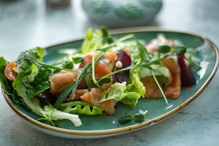 Лосось домашнего посола с огуречным салатом