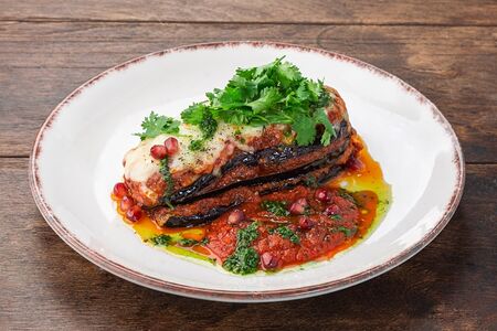 Баклажан Бадриджани с говядиной и сыром сулугуни