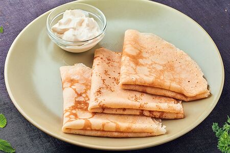 Блинчики со сметаной