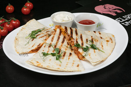 Кесадилья с курицей