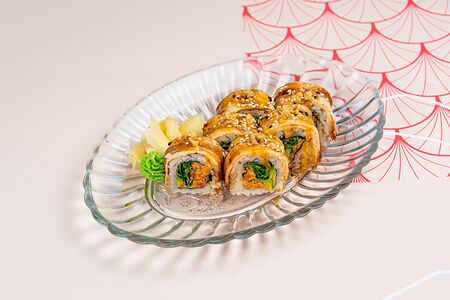 Угорь и острый лосось с соусом юдзу