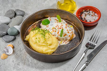 Котлета из трески с икорным соусом