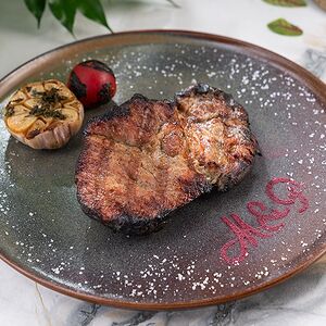 Cвинoй стейк Черный кабан