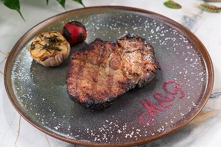 Cвинoй стейк Черный кабан