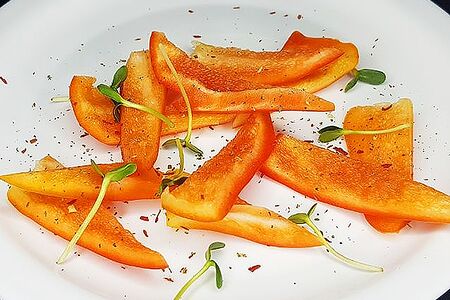 Болгарский перец со специями и оливковым маслом