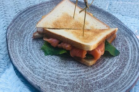 Сэндвич с лососем