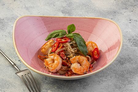 Удон с креветками