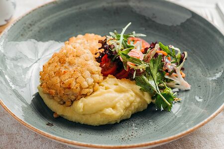 Домашние котлетки из щуки с пюре из молодого картофеля