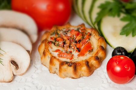 Перепечки с томатом и базиликом 16 шт