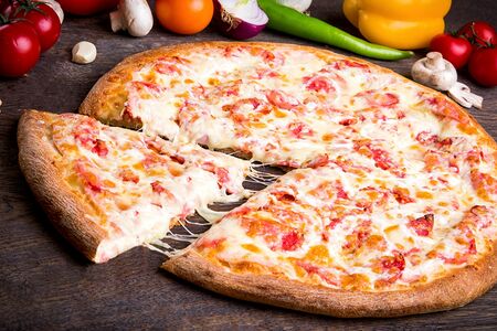 Пицца с ветчиной