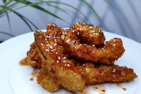 Стрипсы куриные с соусом яннём