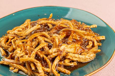 Фунчоза со свининой в соусе