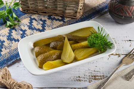 Огурцы бочковые