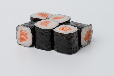 Ролл с лососем