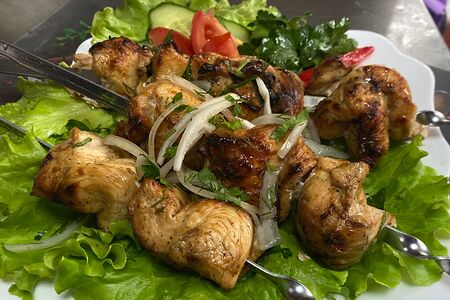 Шашлык из филе курицы для большой компании