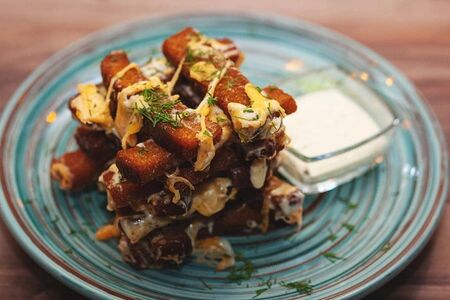 Гренки с чесноком и сыром