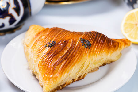 Самса с курицей и сыром