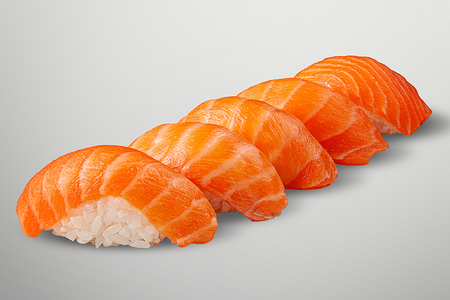 Суши с лососем