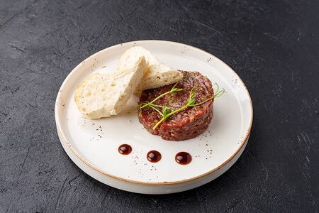 Тартар из деликатесной говядины